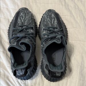 Yeezy Gray Athletic Shoes